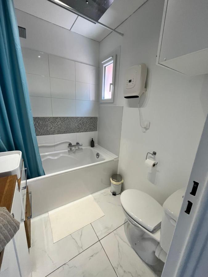 Charmant Studio Pour 3 Personnes Валлорис Экстерьер фото